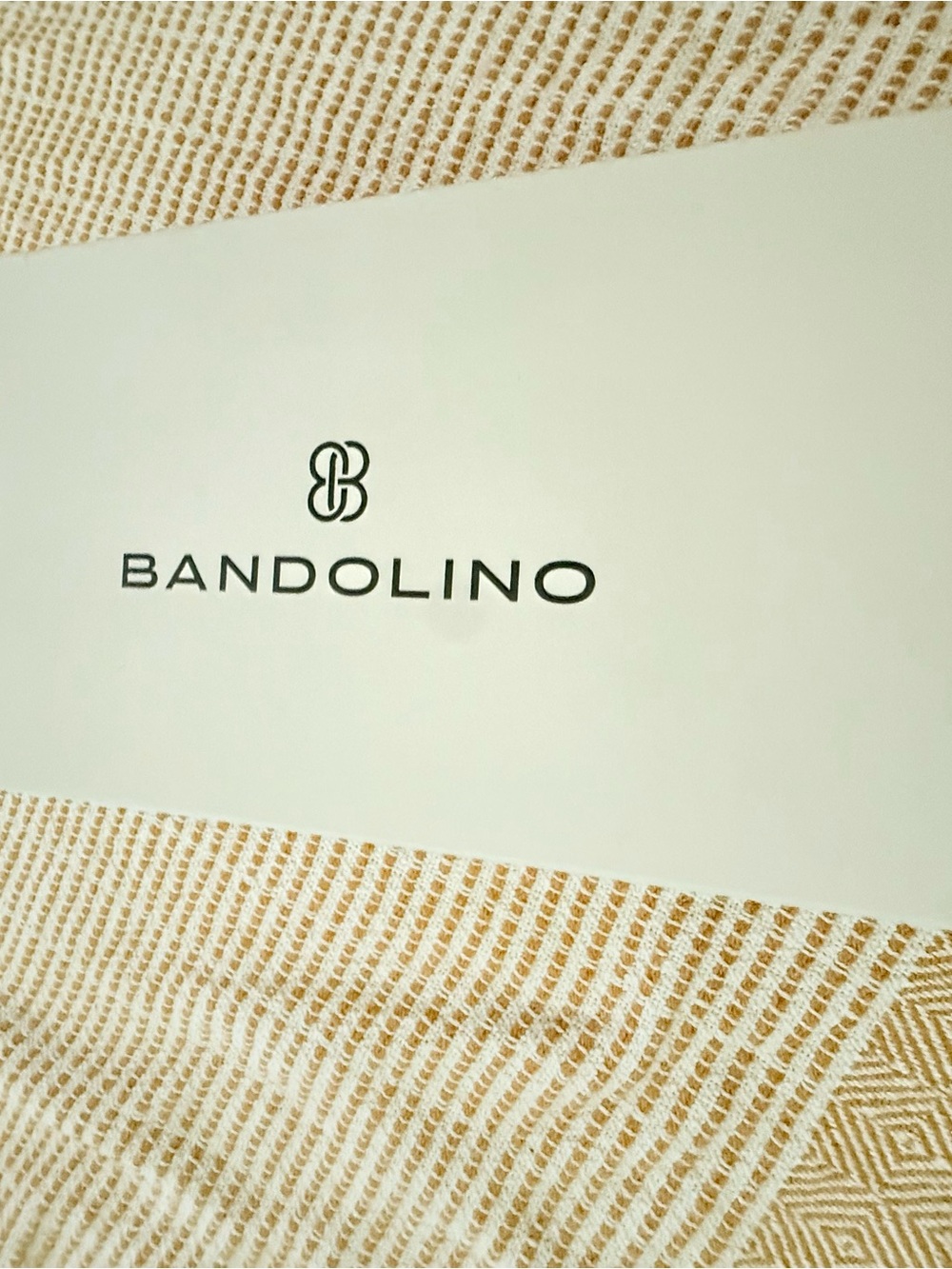 Bandolino Kayte Gold Embellished T-Strap Flat Sandals Brand New - Picture 2 of 8